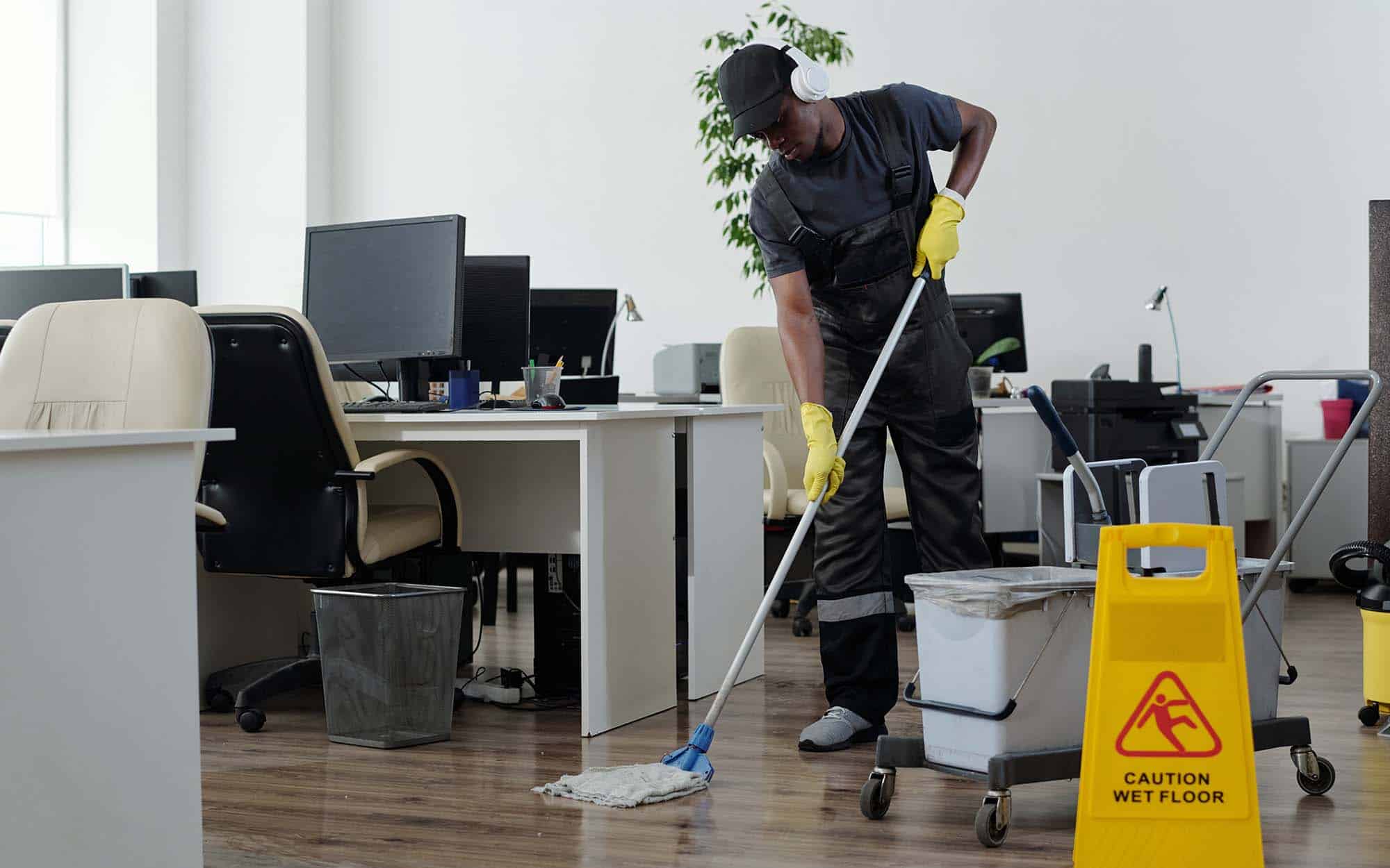 office-cleaning-vs-commercial-cleaning1